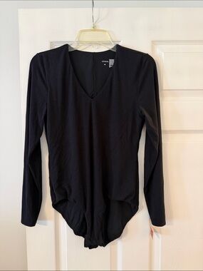 Soma Black Long Sleeve V-Neck Bodysuit size M excellent condition